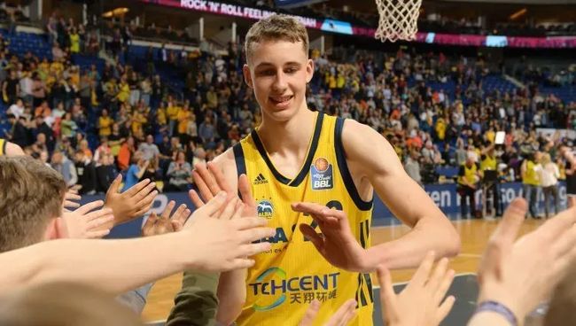 逼抢让凯尔 逼抢让凯尔